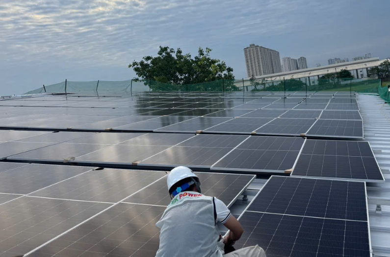 Thi công giải Pháp Điện Mặt Trời Cho Siêu Thị, Trung Tâm Thương Mại 2025