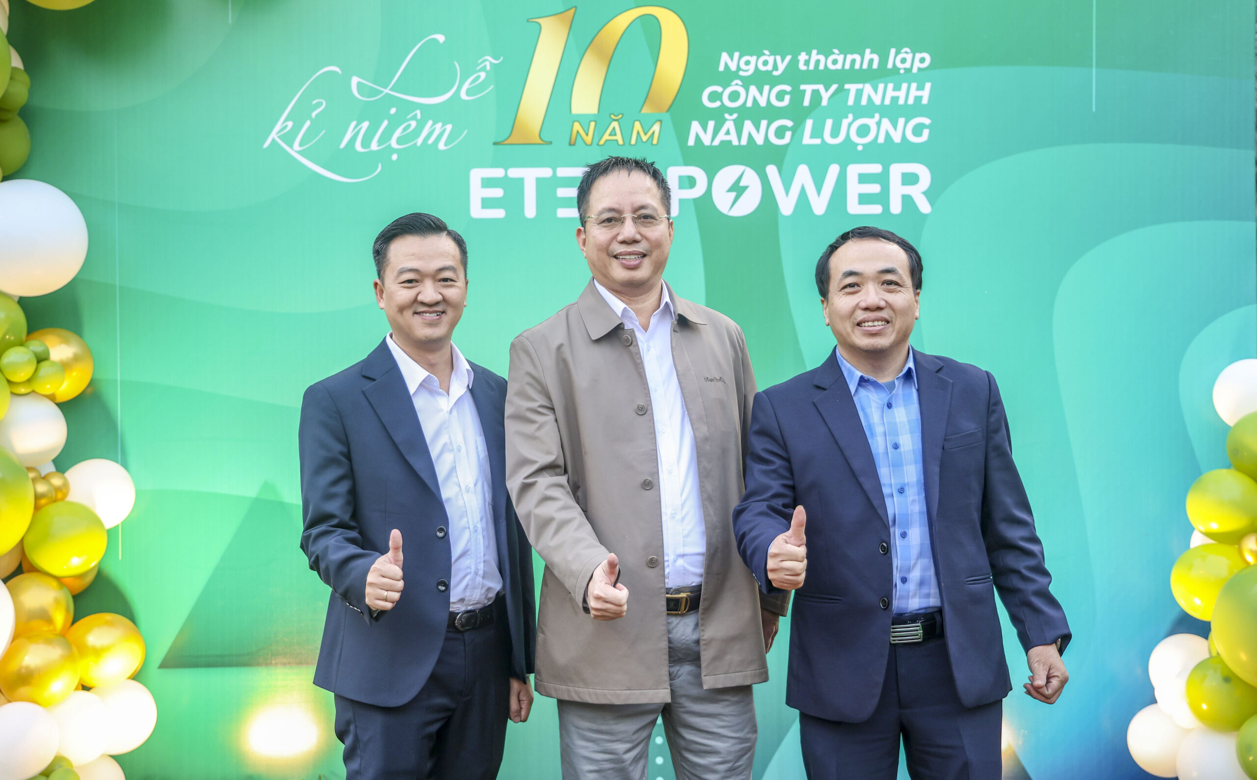 Lãnh đạo tập đoàn Tân Pháp Etek tới động viên tại buổi tiệc