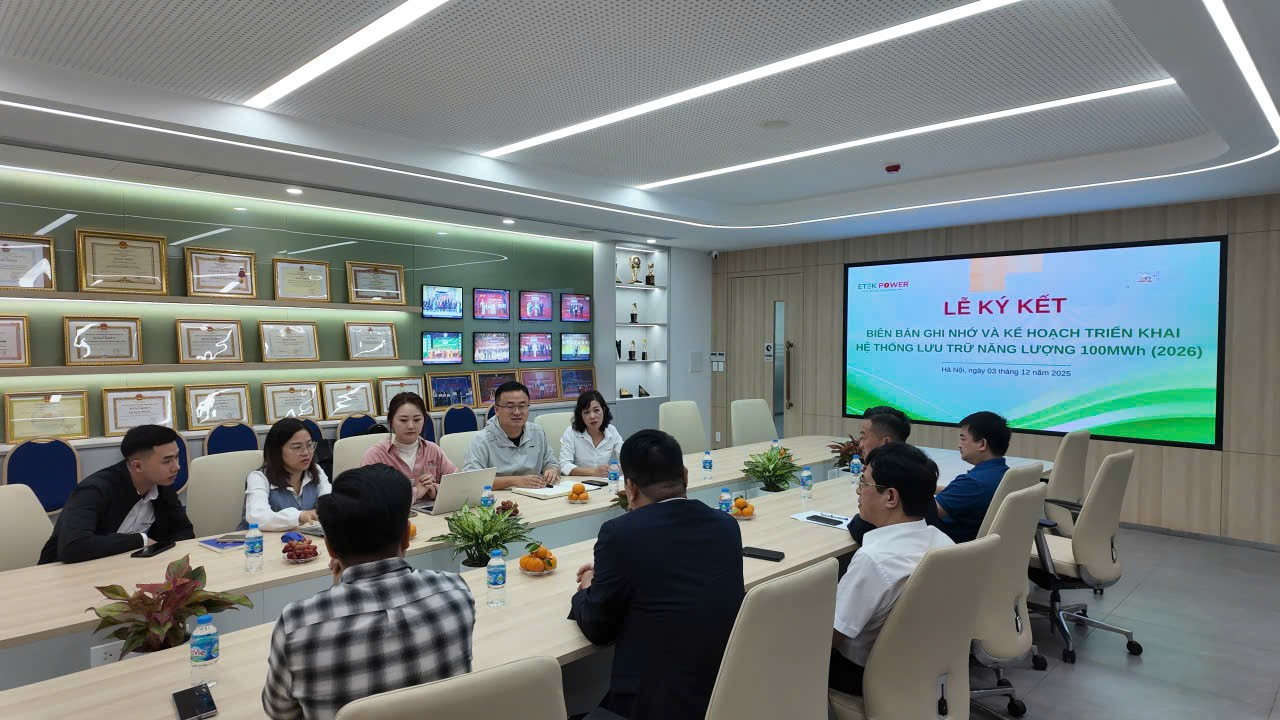 Ban Lãnh đạo ETEK POWER và đối tác chiến lược sau lễ ký kết BESS 100 MWh.