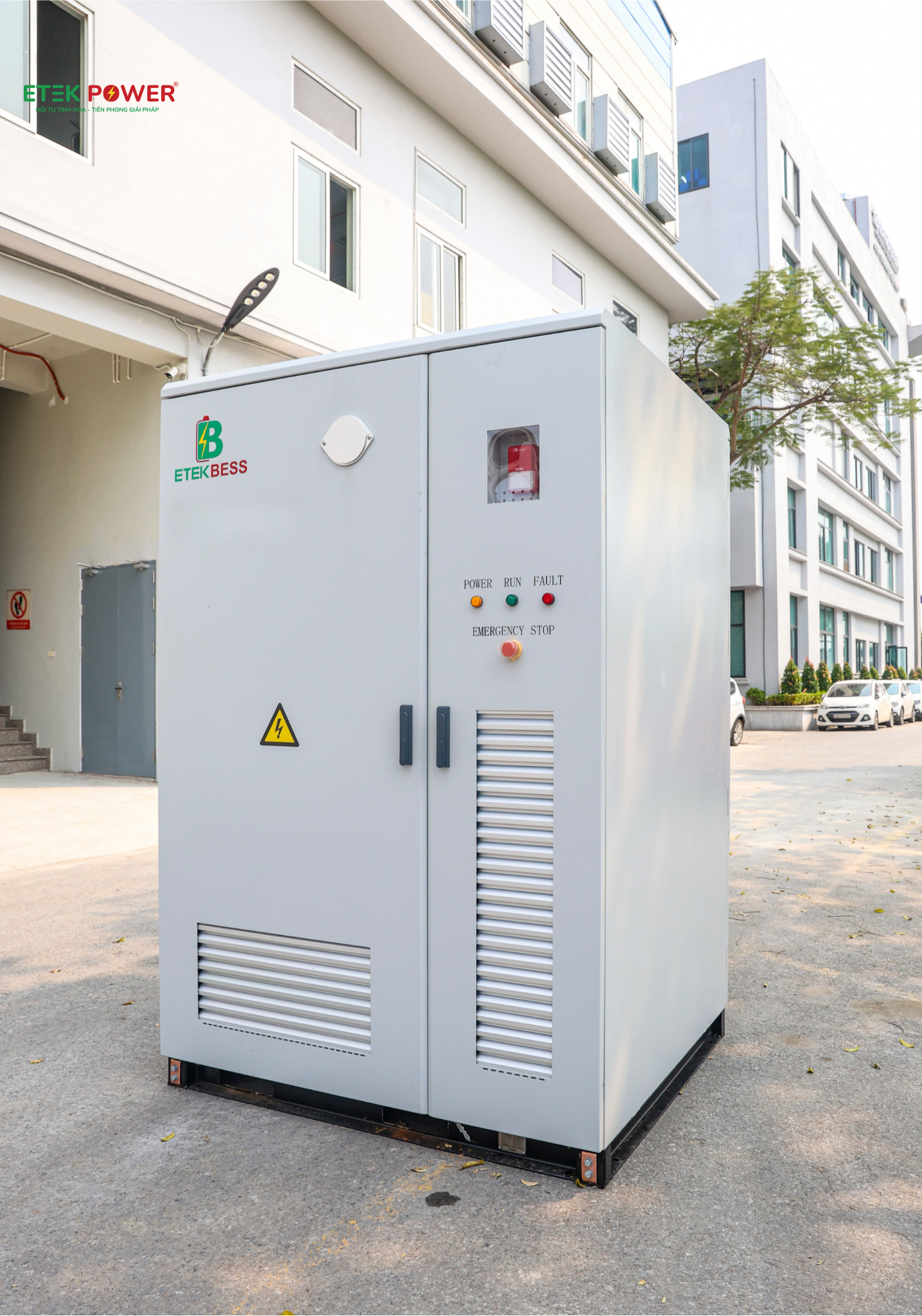 Hệ thống lưu trữ năng lượng BESS100/E241 pin bán rắn 241kWh - ETEK Power