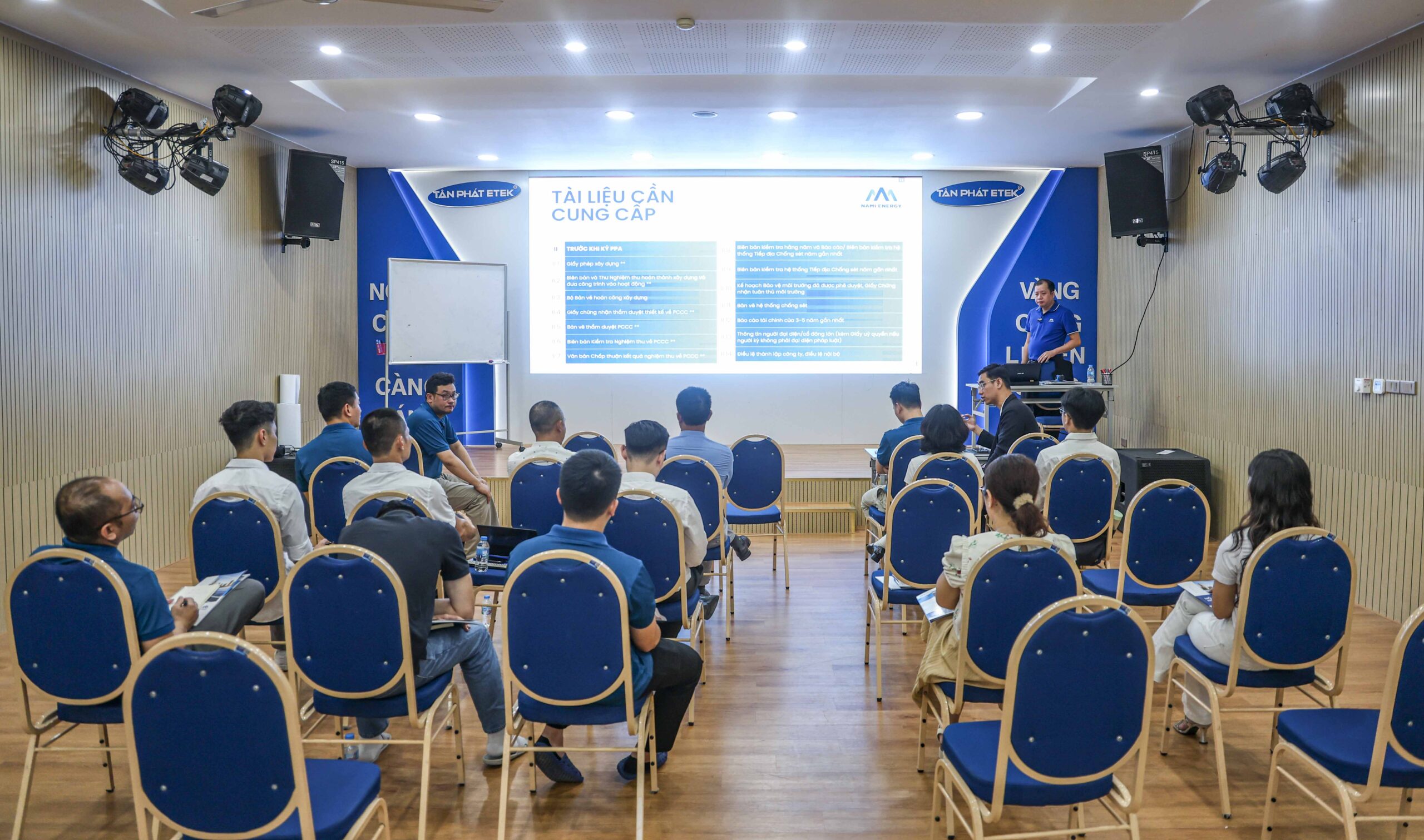 Đại diện ETEK Power và Nami Energy trao đổi về cơ chế PPA cho doanh nghiệp chuyển đổi xanh