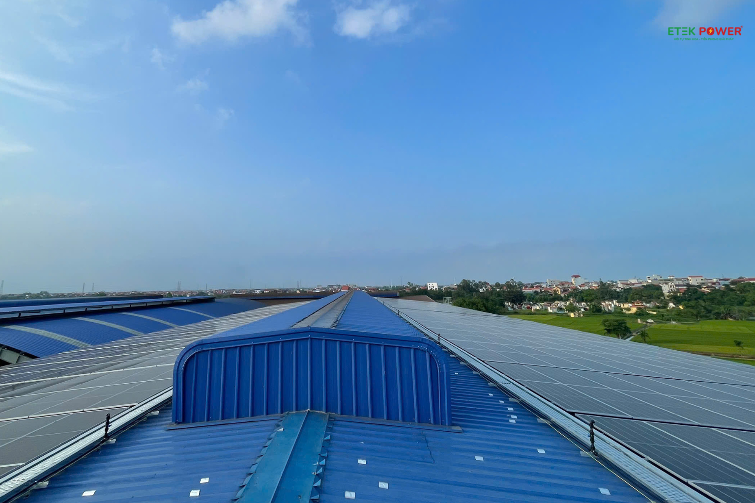 Hệ thống điện mặt trời PPA của Etek Power lắp đặt trên mái nhà xưởng công nghiệp