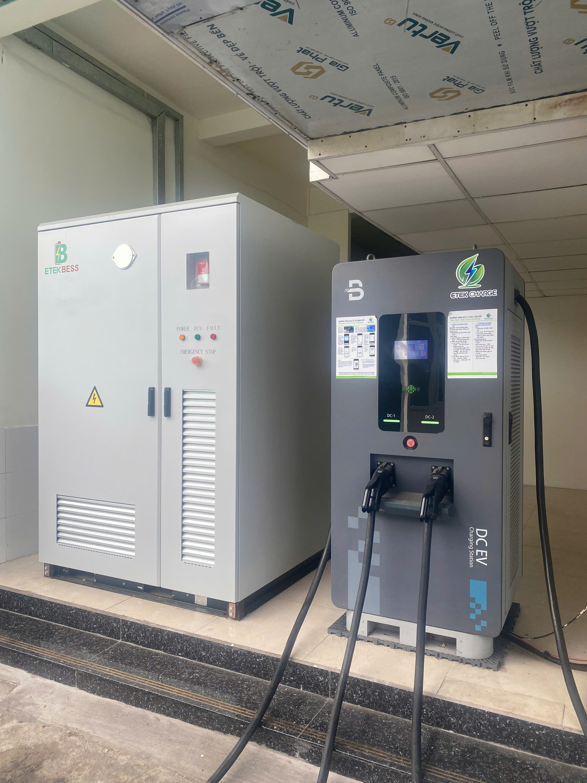 Sơ đồ Virtual Power Plant – tích hợp điện mặt trời, BESS và xe điện V2G qua nền tảng EMS phân tán