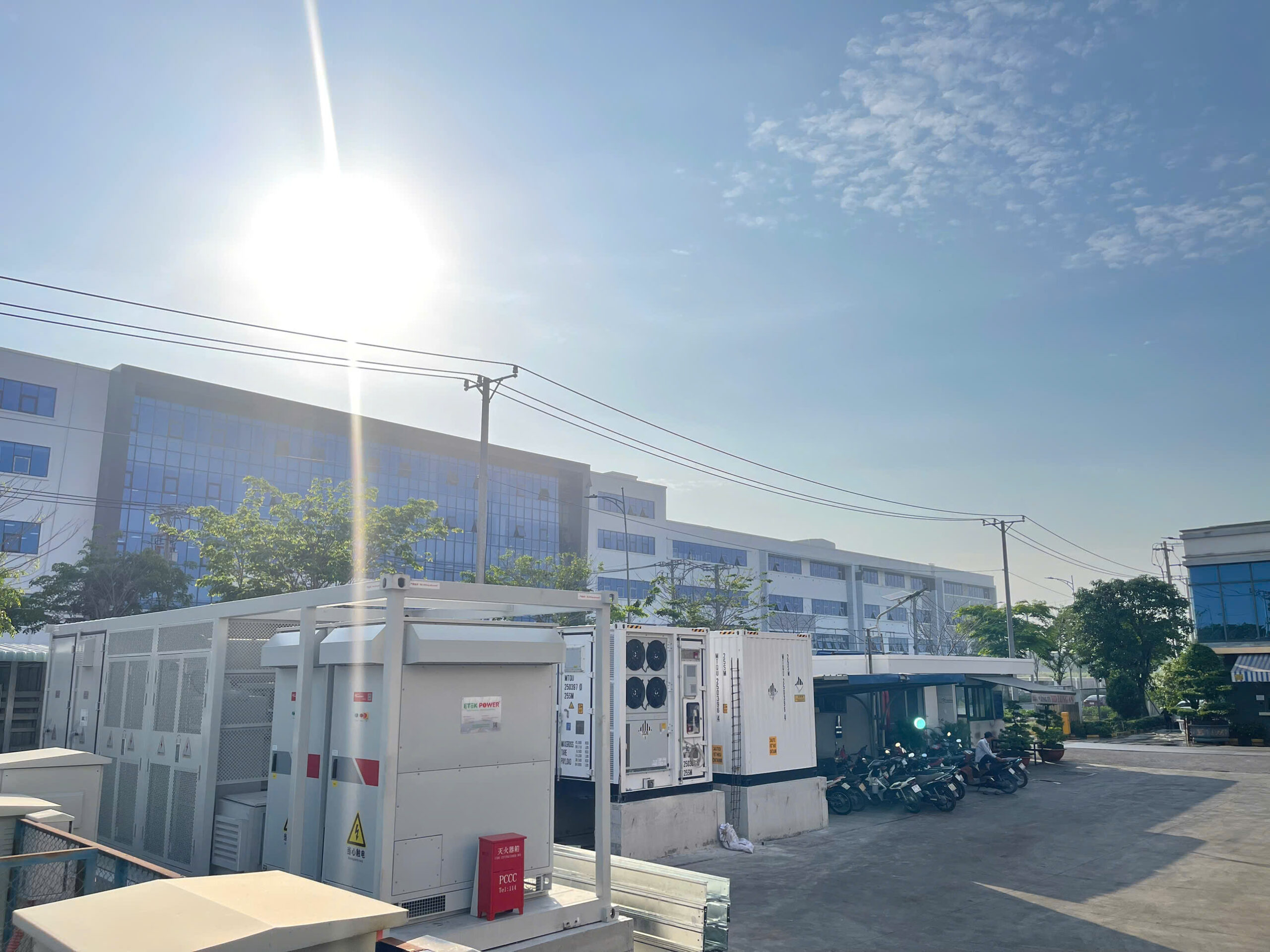 Hệ thống lưu trữ pin BESS 5MW/10MWh ETEK Power lắp cho Công ty Thép Long An – giải pháp thiếu điện cho doanh nghiệp