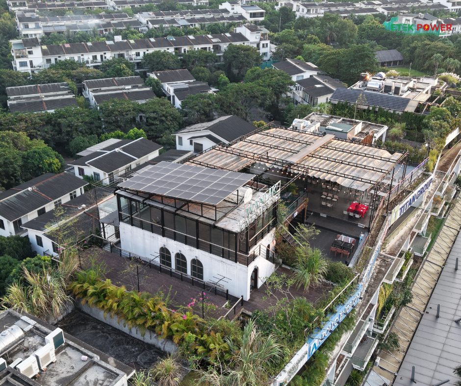 Điện mặt trời hybrid 12,7 kWp trên mái nhà ở tại Ecopark