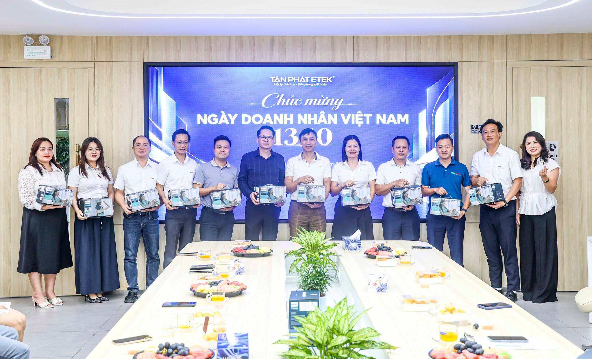 Tân Phát ETEK chúc mừng Ngày Doanh nhân Việt Nam 13/10
