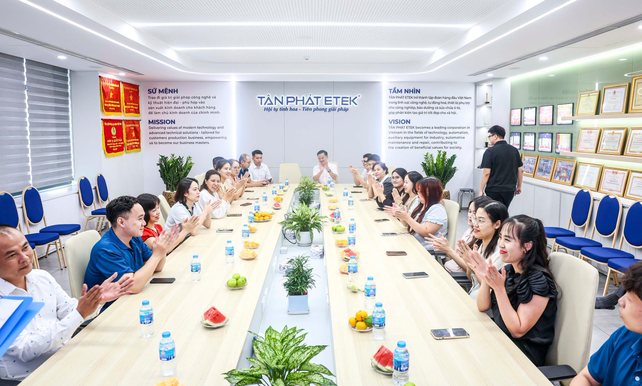 Buổi tiệc Ngày Phụ nữ Việt Nam 20/10 tại văn phòng Etek Power